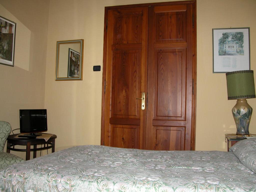 Villa Patrizia B&B Lucca Bilik gambar